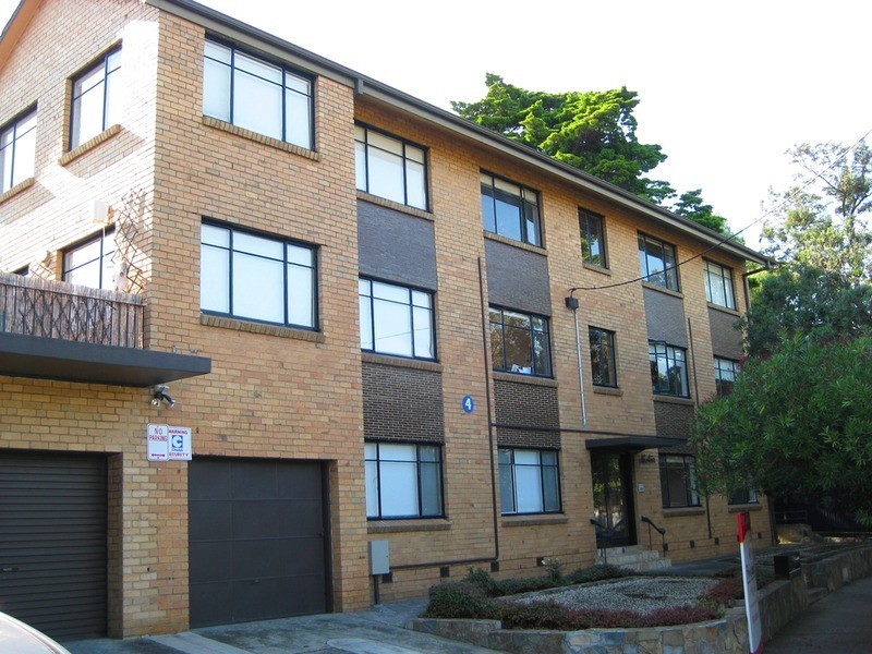 3/4 Newton Court, St Kilda VIC 3182