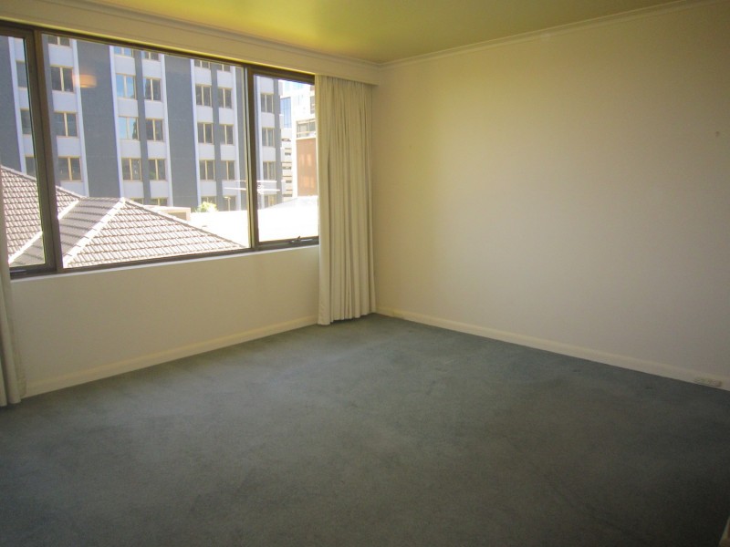 17/73 Queens Road, Melbourne VIC 3004