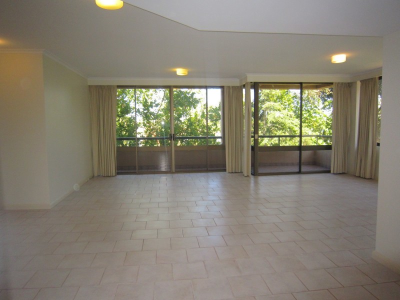 17/73 Queens Road, Melbourne VIC 3004