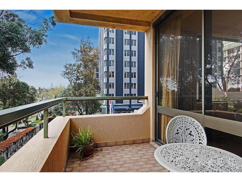 17/73 Queens Road, Melbourne VIC 3004
