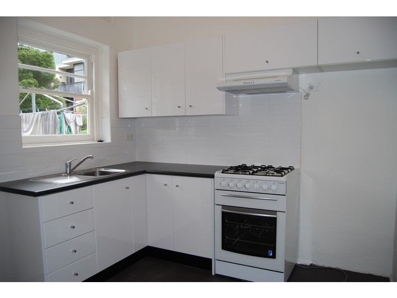 1/4 Church Square, St Kilda VIC 3182