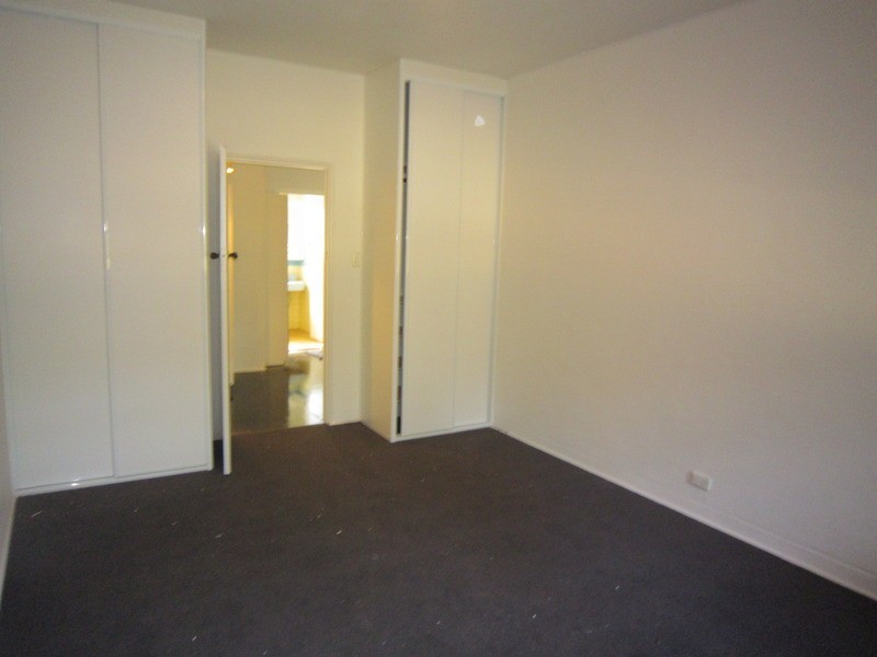 1/4 Church Square, St Kilda VIC 3182