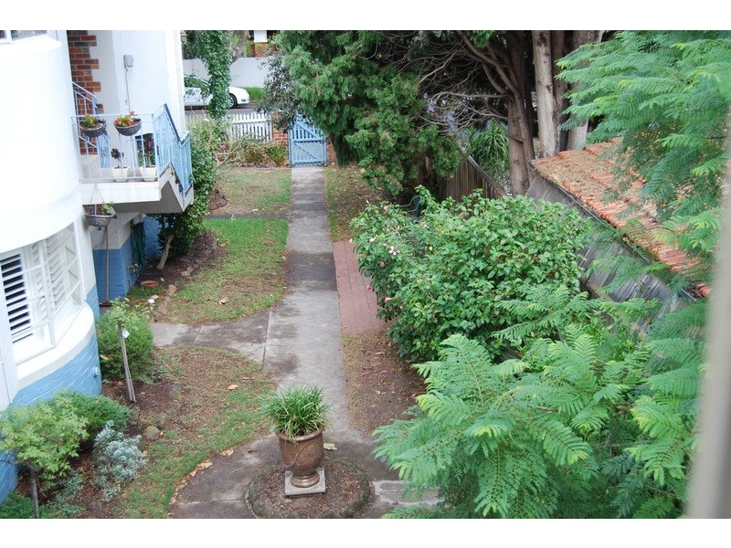 8/89 Addison Street, Elwood VIC 3184