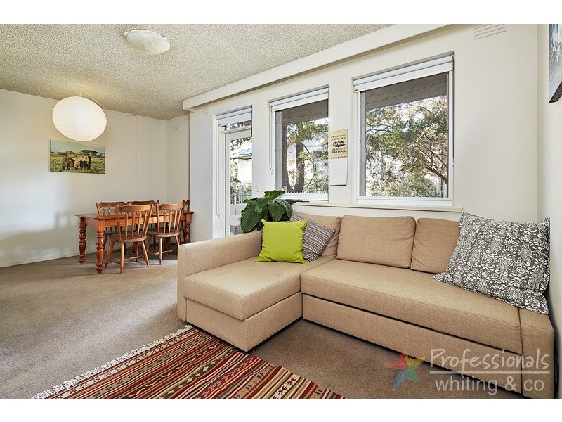 2/61 Robe Street, St Kilda VIC 3182