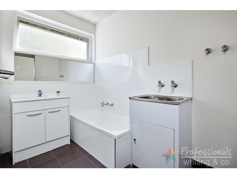 2/61 Robe Street, St Kilda VIC 3182