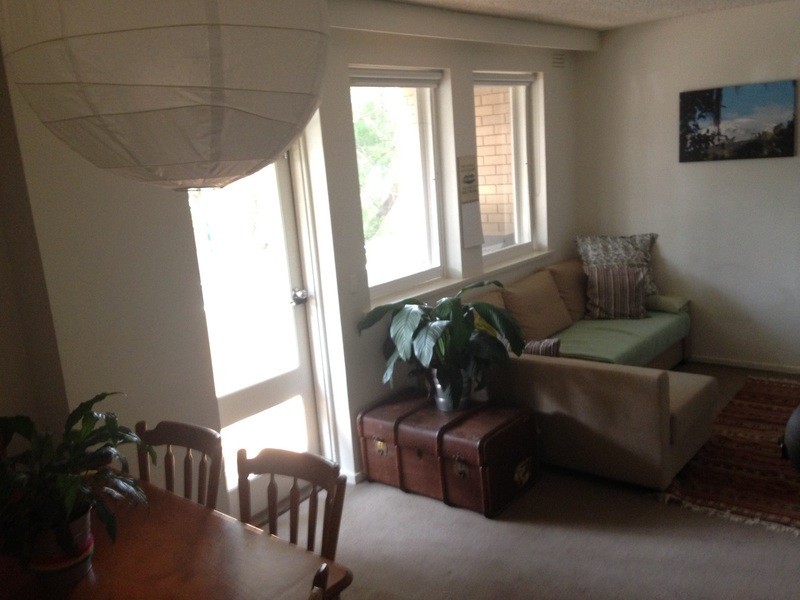 2/61 Robe Street, St Kilda VIC 3182