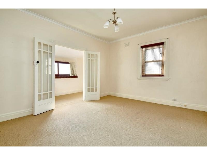 2/32 Eildon Road, St Kilda VIC 3182