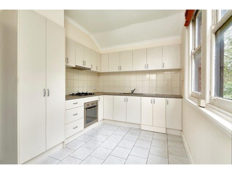 2/32 Eildon Road, St Kilda VIC 3182