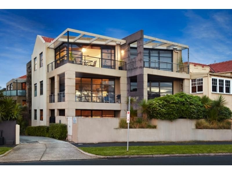 8/3 Ormond Esplanade, Elwood VIC 3184