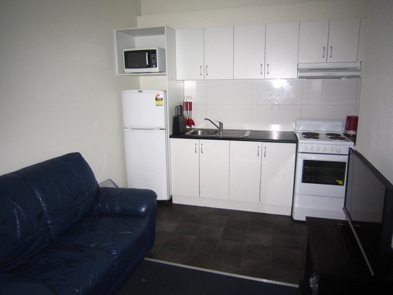 2/32 Grey Street, St Kilda VIC 3182