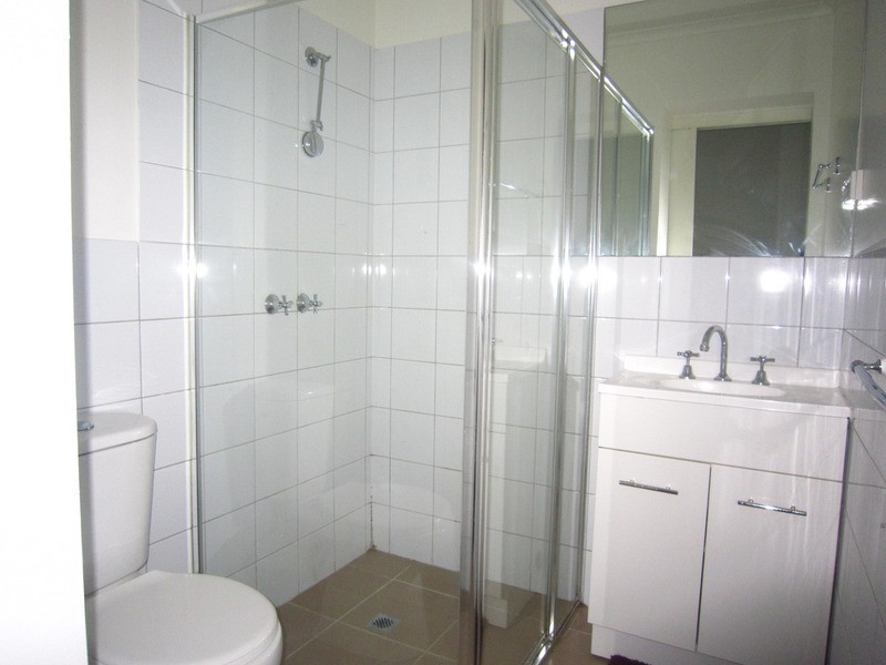 2/32 Grey Street, St Kilda VIC 3182