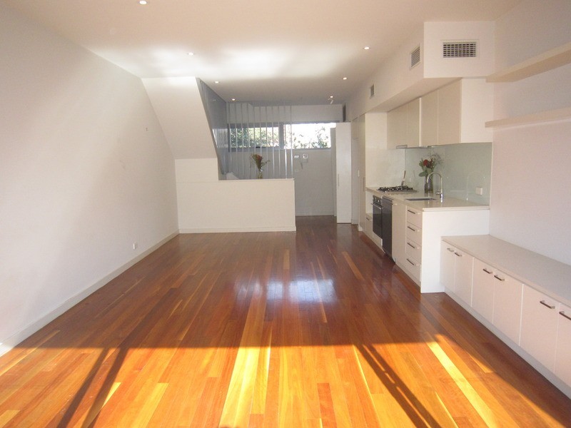 2/7 Inverleith Court, St Kilda VIC 3182