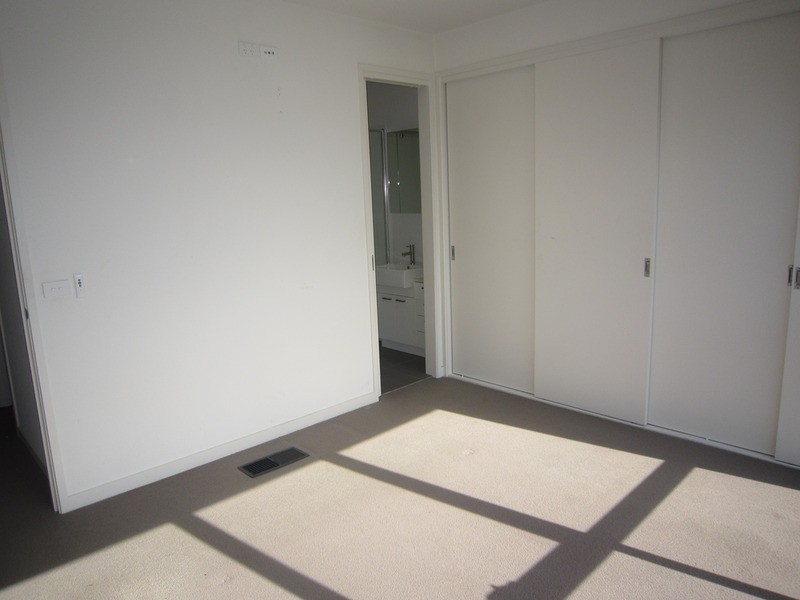 2/7 Inverleith Court, St Kilda VIC 3182