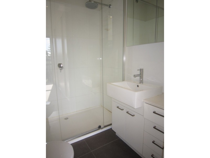 2/7 Inverleith Court, St Kilda VIC 3182
