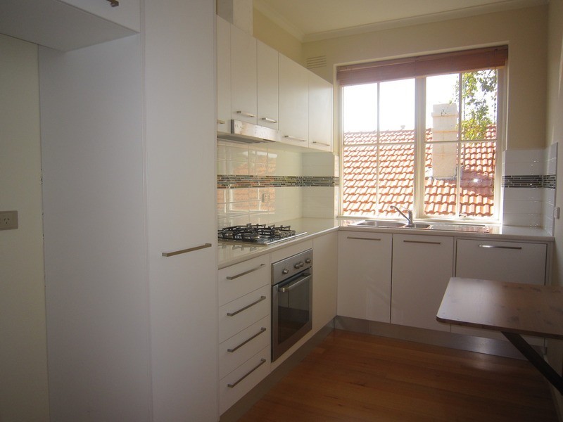 6/7 Austin  Avenue, Elwood VIC 3184
