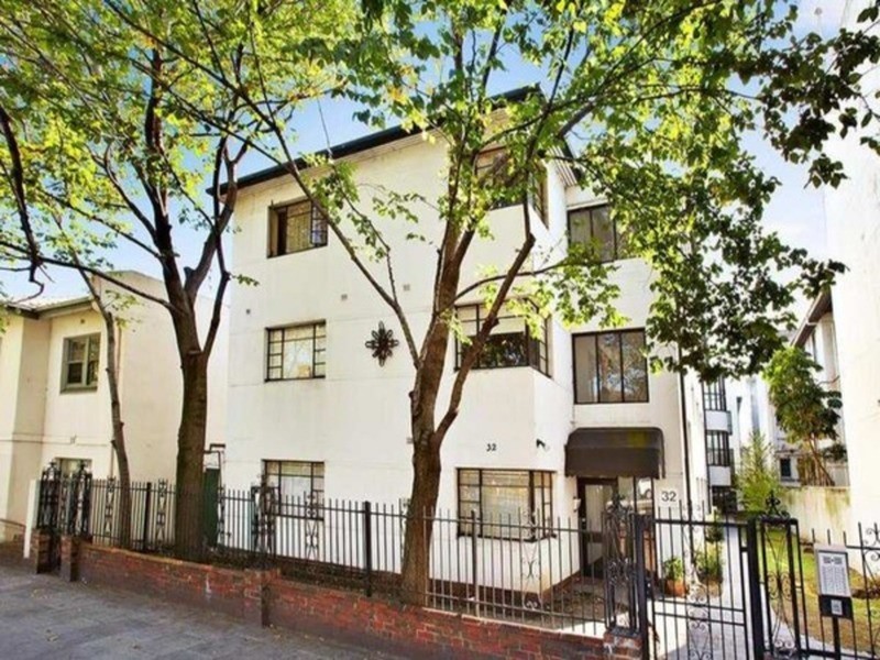 1/32 Fitzroy Street, St Kilda VIC 3182