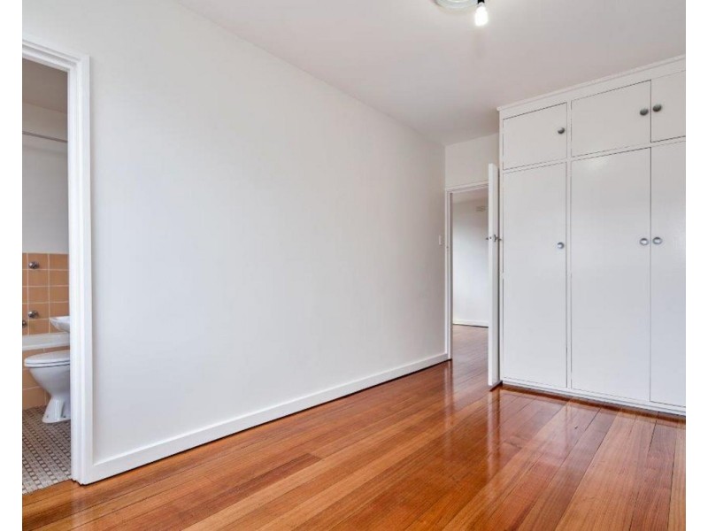 2/17 Jackson Street, St Kilda VIC 3182