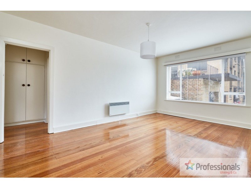 2/2 Newton Court, St Kilda VIC 3182