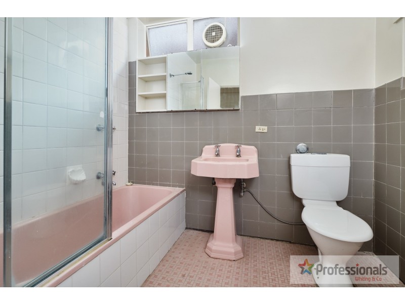 2/2 Newton Court, St Kilda VIC 3182