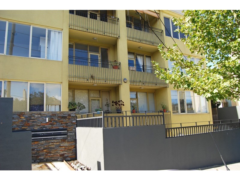 2/78 Barkly Street, St Kilda VIC 3182
