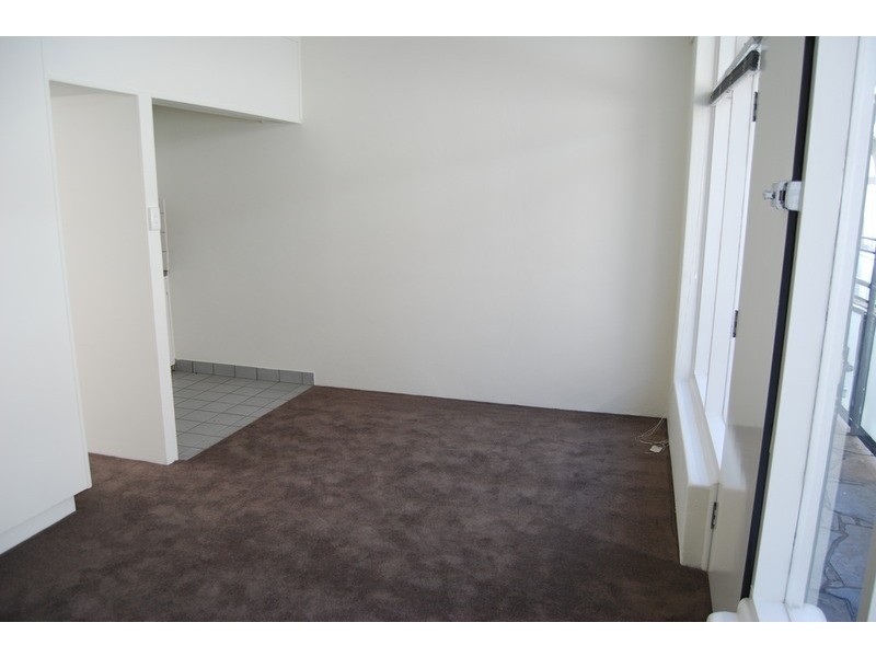 303/363 Beaconsfield  Parade, St Kilda VIC 3182