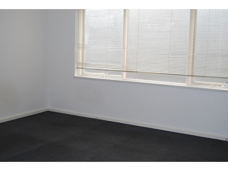 1/2 Dalgety Street, St Kilda VIC 3182