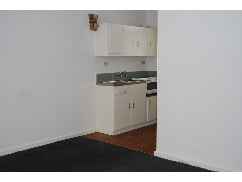 1/2 Dalgety Street, St Kilda VIC 3182