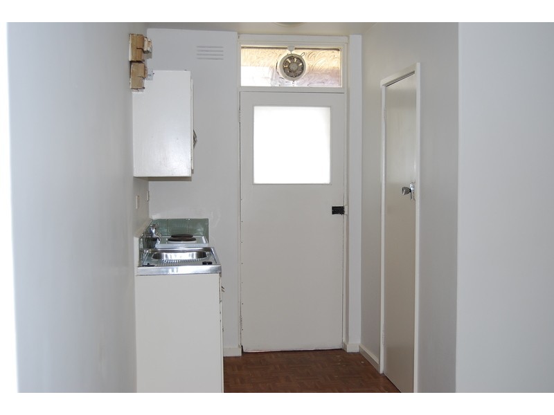 1/2 Dalgety Street, St Kilda VIC 3182