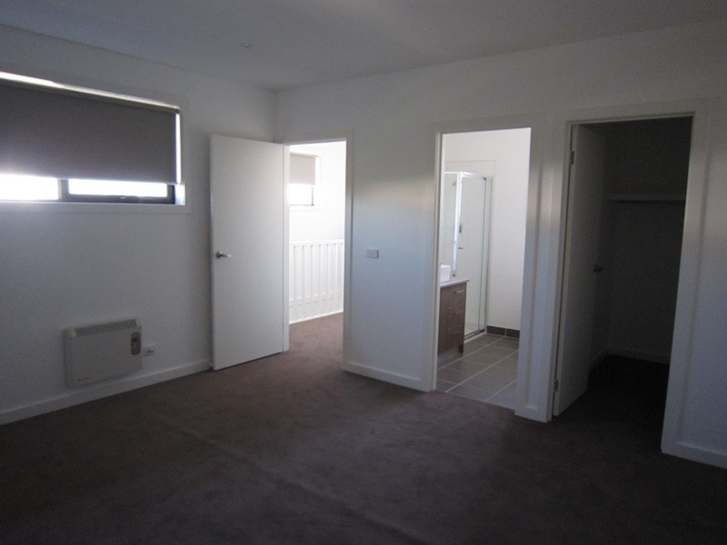 1/14 Indwe Street, West Footscray VIC 3012