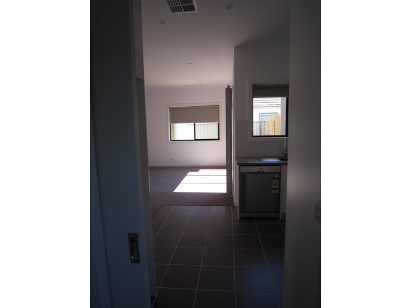 1/14 Indwe Street, West Footscray VIC 3012