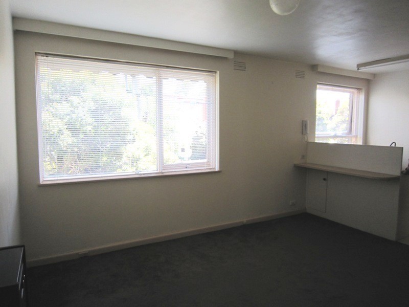 4/37 Gurner Street, St Kilda VIC 3182