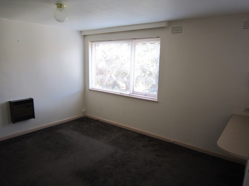 4/37 Gurner Street, St Kilda VIC 3182