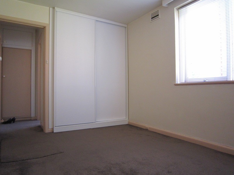 4/37 Gurner Street, St Kilda VIC 3182