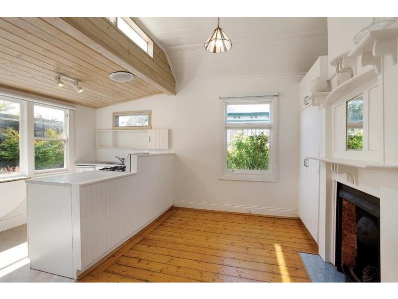 10 Westbeach Road, St Kilda VIC 3182