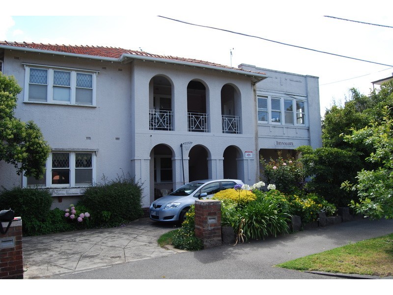 4/2 Inverleith Court, St Kilda VIC 3182