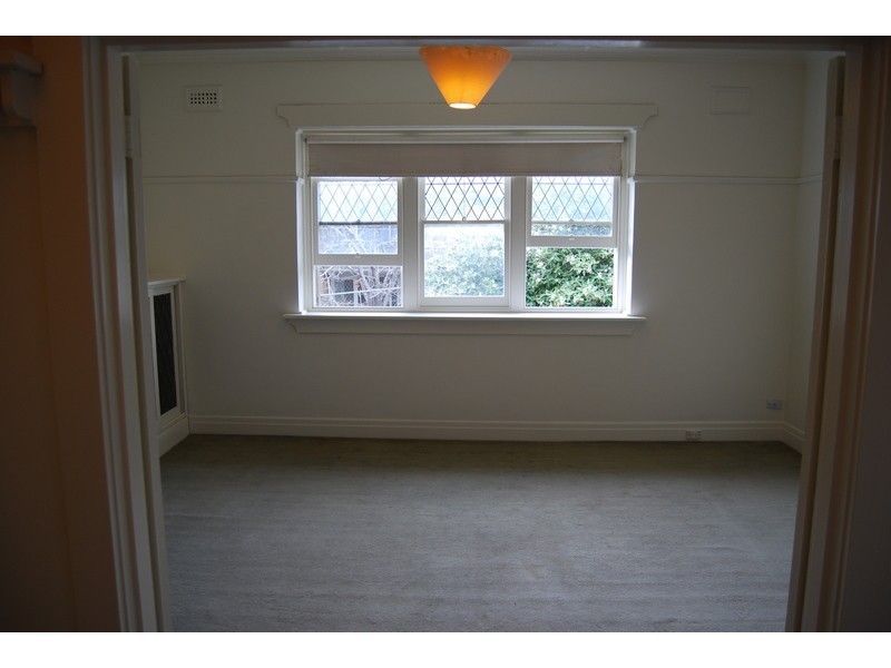 4/2 Inverleith Court, St Kilda VIC 3182