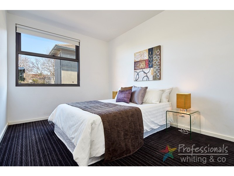 13/17 Robe Street, St Kilda VIC 3182