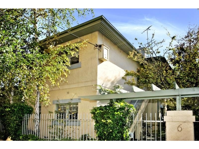 3/6 Westbeach Road, St Kilda VIC 3182