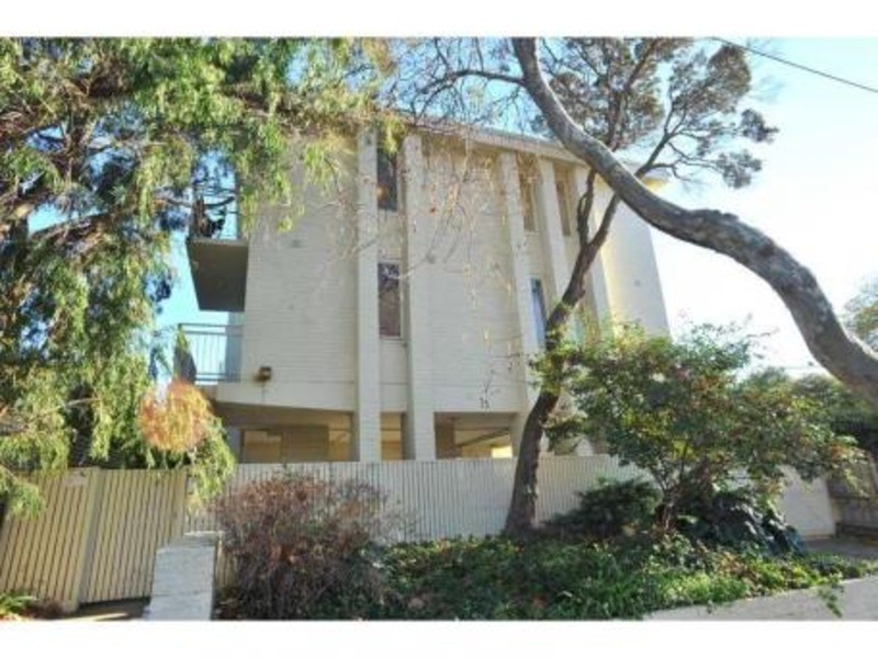 8/26 Vautier Street, Elwood VIC 3184