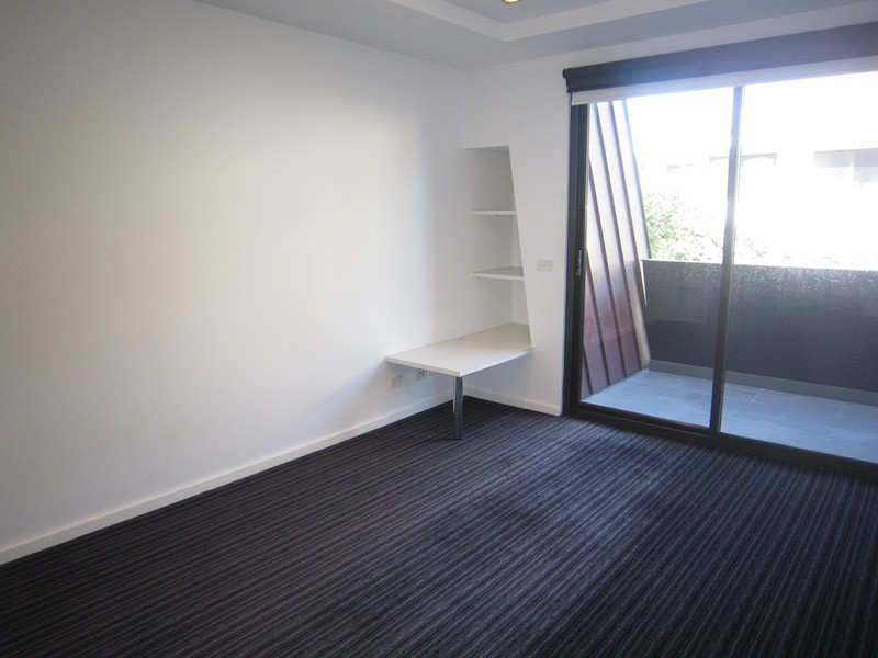 13/17 Robe Street, St Kilda VIC 3182