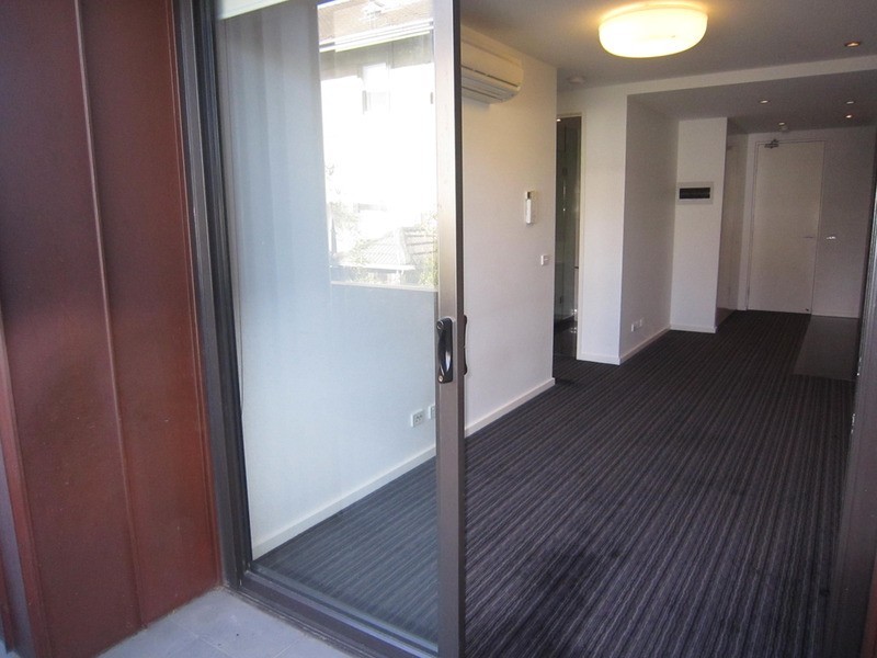 13/17 Robe Street, St Kilda VIC 3182