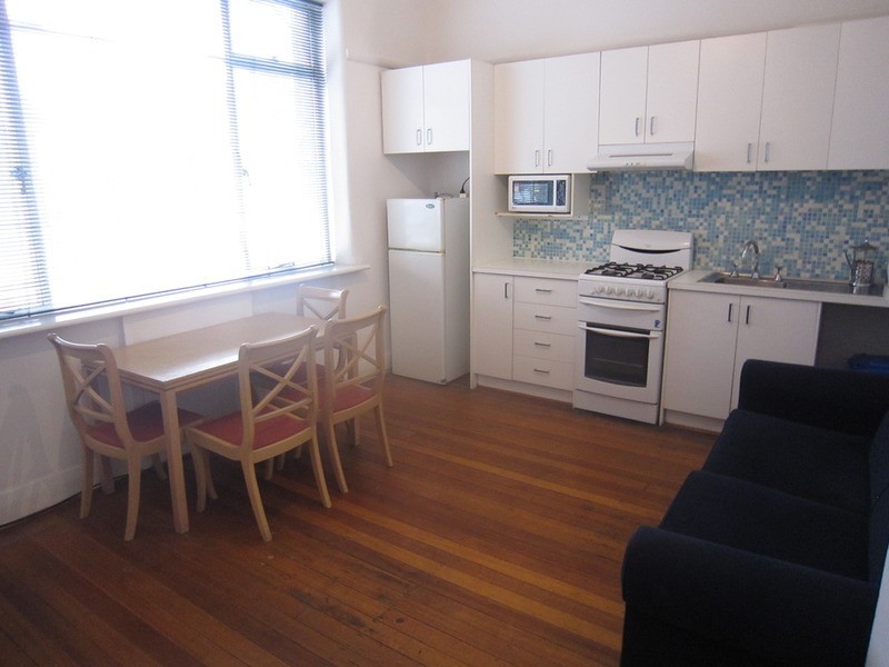 1/28 Grey Street, St Kilda VIC 3182