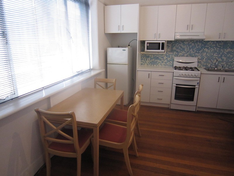 1/28 Grey Street, St Kilda VIC 3182