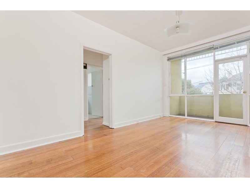 2/78 Barkly Street, St Kilda VIC 3182