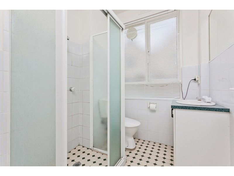 2/78 Barkly Street, St Kilda VIC 3182