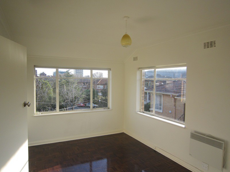 5/4 Newton Court, St Kilda VIC 3182