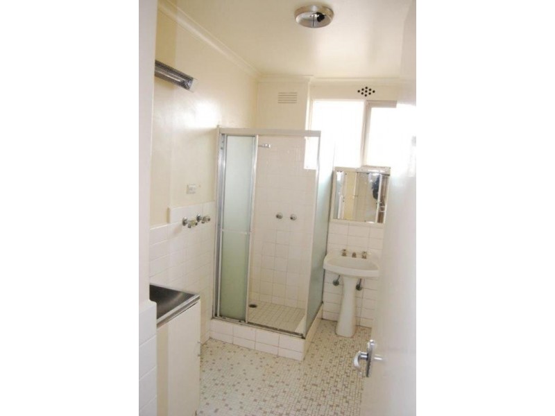 14/2 Dickens Street, Elwood VIC 3184