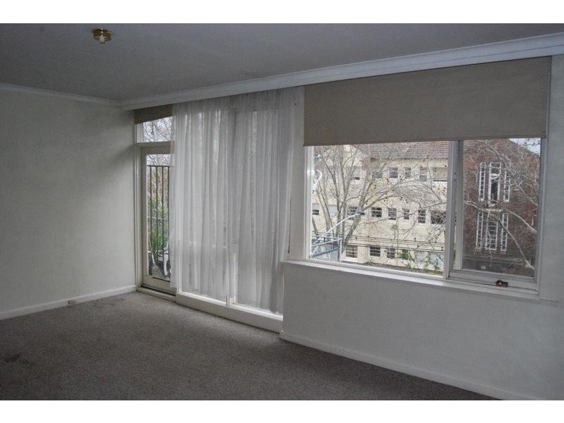 14/2 Dickens Street, Elwood VIC 3184