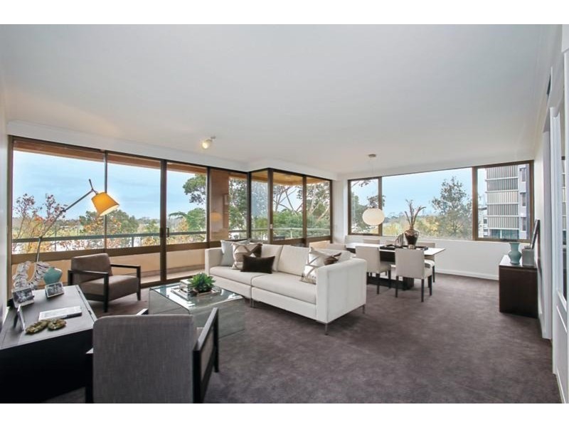 26/73 Queens  Road, Melbourne VIC 3000