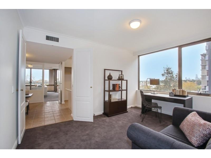 26/73 Queens  Road, Melbourne VIC 3000